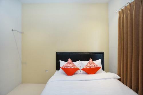 Hotel Oyo 2599 First Living