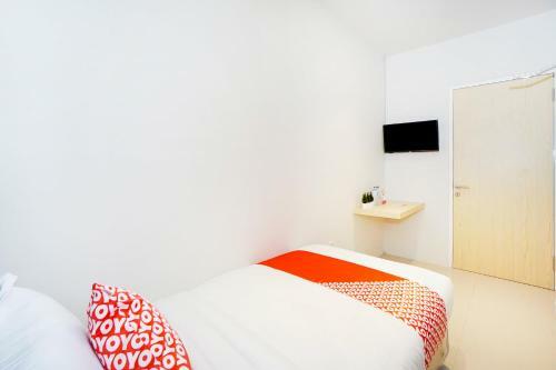Hotel Oyo 2599 First Living