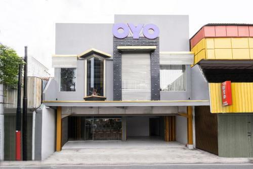 Hotel Oyo 2669 Crown Residence