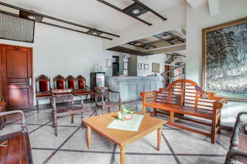 Oyo 3819 Hotel Winotosastro