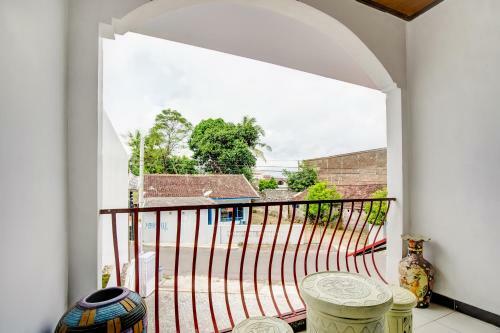 Hotel Oyo 3467 White Residence