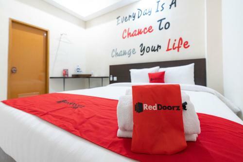 Hostal Reddoorz Plus @ Panakkukang Makassar