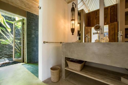5 Star Villa For Rent In Bali, Bali Villa 2008