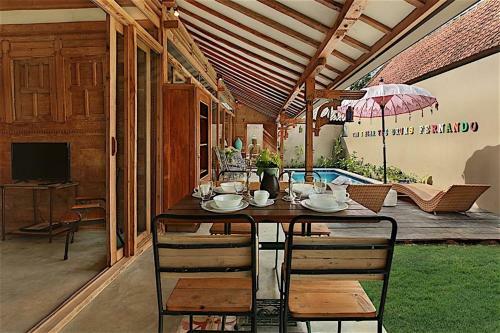 Villa Joglo Batu Belig