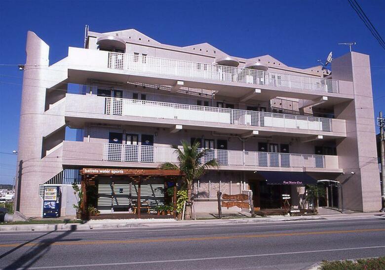 Hotel Pink Marlin Club