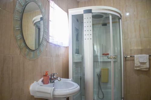 Hostal Villa Roma Guest House