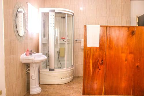 Hostal Villa Roma Guest House