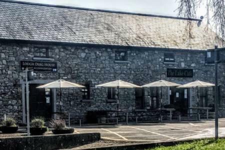 Hostal Lough Derg House & The Lake Cafe
