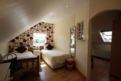 Molly's Cottage, Furbo