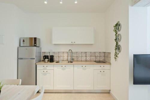 Sun Bay Studio Apartments