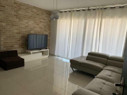 Orel 3 Bed Room Apartment