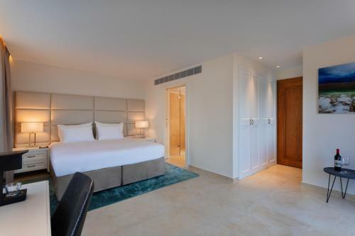 Milos Hotel Dead Sea