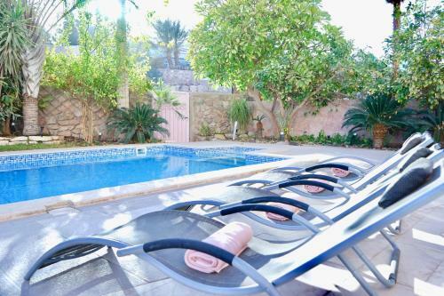 Amdar Residence Apartment - Private Pool, Sea View & Sauna