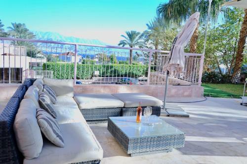 Amdar Residence Apartment - Private Pool, Sea View & Sauna