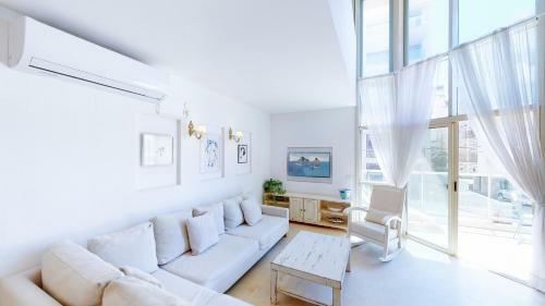 Apartamento Gordon Beach 2br Duplex By Holyguest