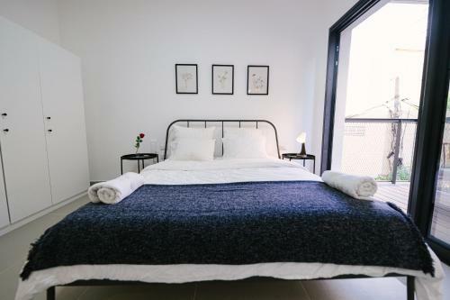 Mr Ezra -luxury 3br Apartment With Balcony, On The Beach
