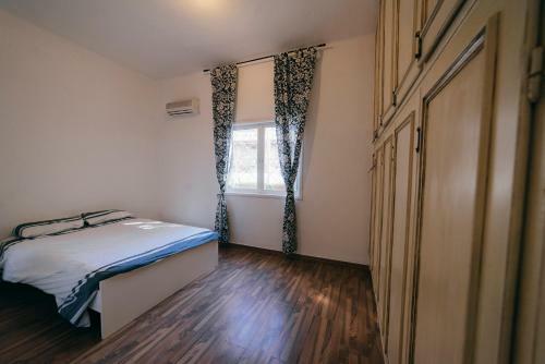 Two Bedroom Apartment In Frishman