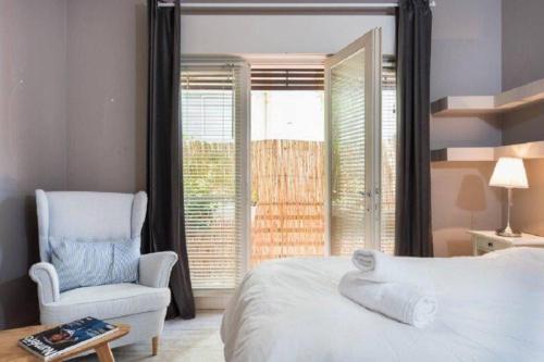 Amazing Modern 2br Apartment With Balcony