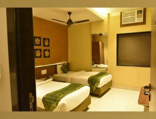 Ash Luxury Hotel With View Of Taj Mahal