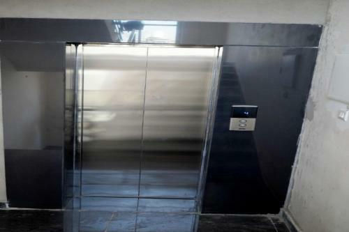 Oyo 79012 Hotel Rm Plaza