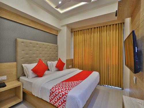 Hotel Acme By Sky Stays