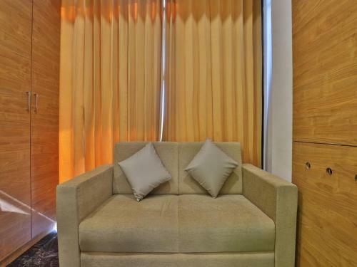 Hotel Acme By Sky Stays