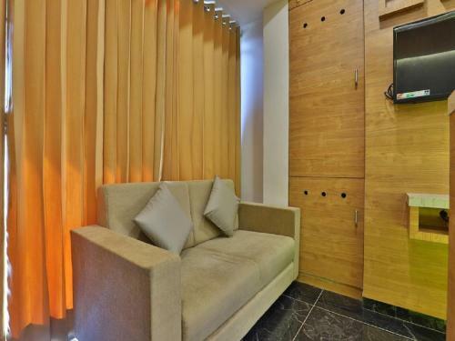 Hotel Acme By Sky Stays