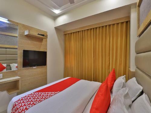 Hotel Acme By Sky Stays