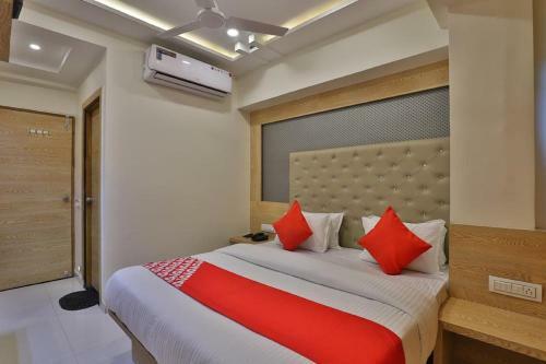 Hotel Acme By Sky Stays