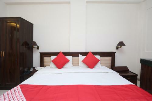 Capital O 41218 Hotel Nouva