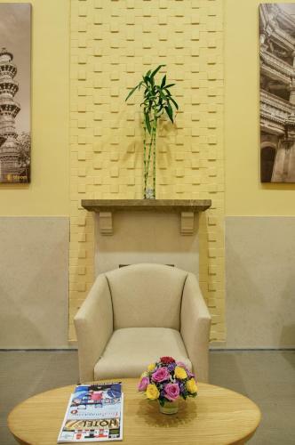 Hotel Bloomsuites L Ahmedabad