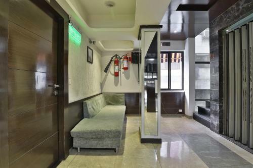 Oyo 44976 Metro Park Hotel