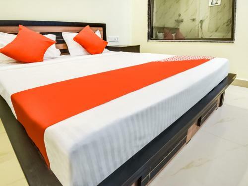 Oyo 8814 Hotel Cg Plaza