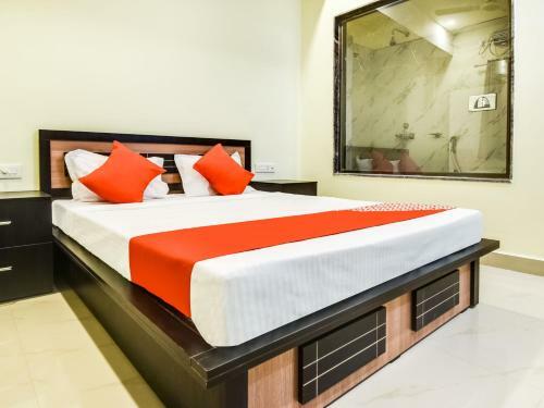 Oyo 8814 Hotel Cg Plaza