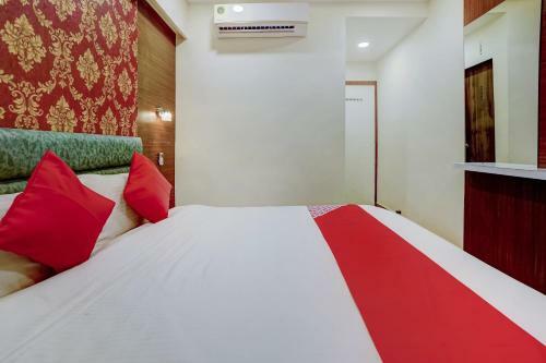 Oyo 67711 Hotel Rj Residency
