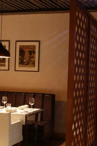 Hotel C-1 Agra