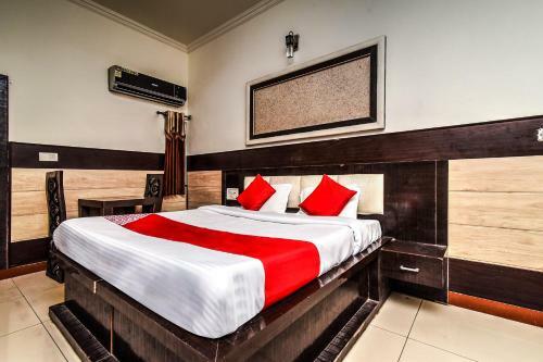 Oyo 15769 Hotel Alpine Inn