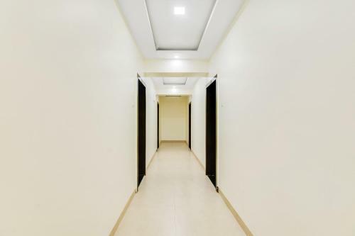 Oyo 60752 V&s Hotel