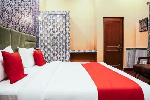 Hotel Oyo 66066 Grand Nanki Palace