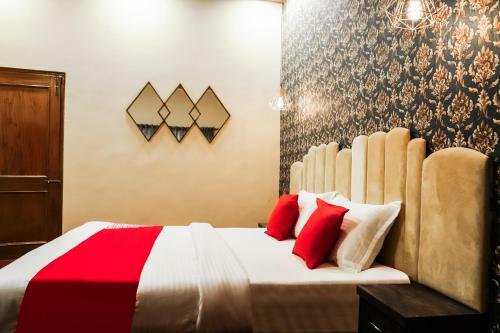Hotel Oyo 66066 Grand Nanki Palace