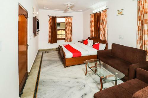 Oyo 25077 Hotel Ashoka Regency