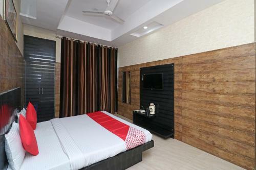 Oyo 8616 Hotel Inderlok