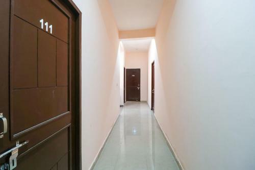 Hotel Oyo 48299 Rd Residency