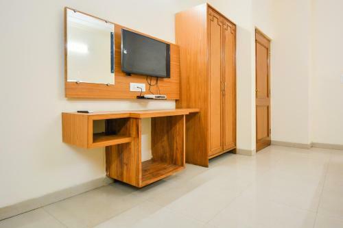 Oyo 70316 Hotel Jay Vee Continental