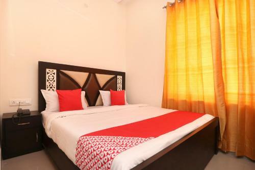 Oyo 23235 Hotel Roopmahal & Restaurant