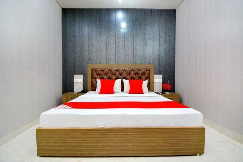 Oyo 39867 Hotel Arora Inn