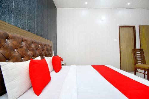 Oyo 39867 Hotel Arora Inn