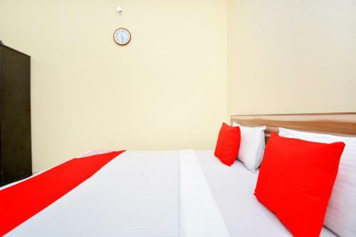 Oyo 39867 Hotel Arora Inn