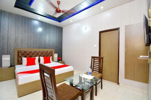 Oyo 39867 Hotel Arora Inn