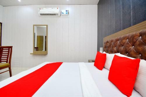Oyo 39867 Hotel Arora Inn